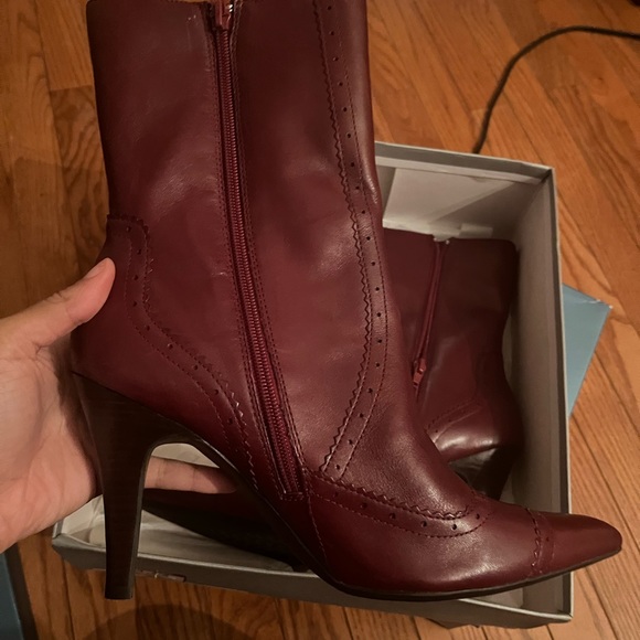 Wine leather 9 west boots never worn size 10 - Picture 4 of 5